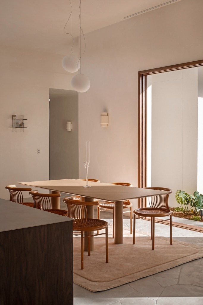 Dining, opened to the courtyard