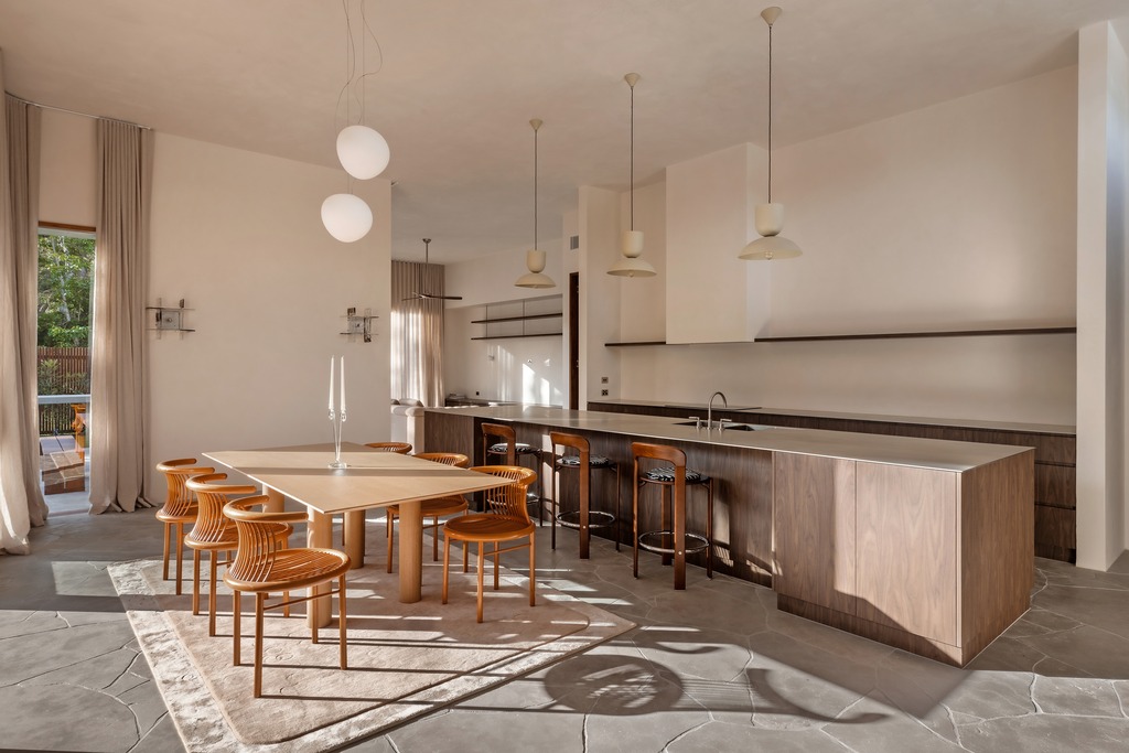 Dining and kitchen, glass pendants
