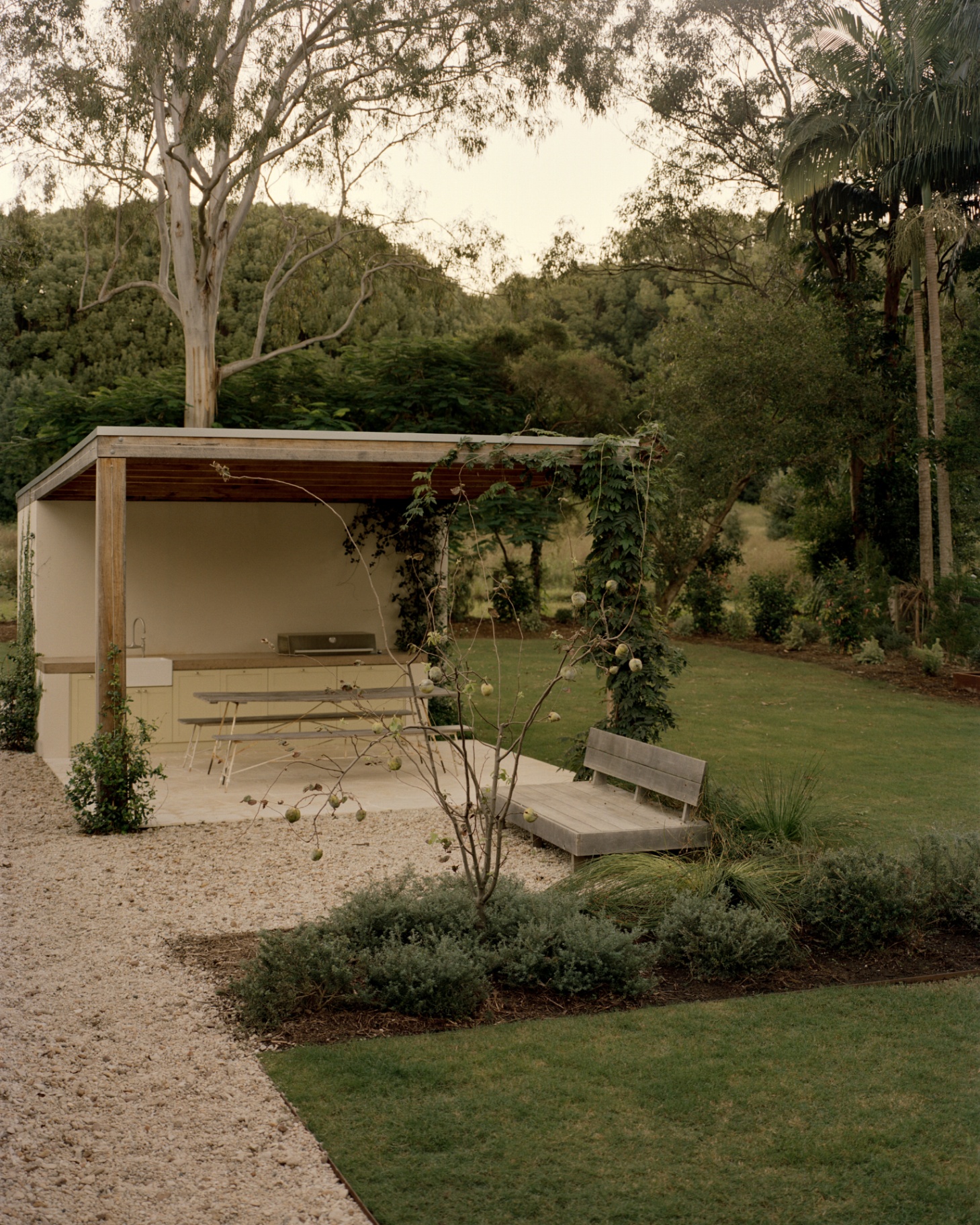 Garden pavilion — outdoor kitchen